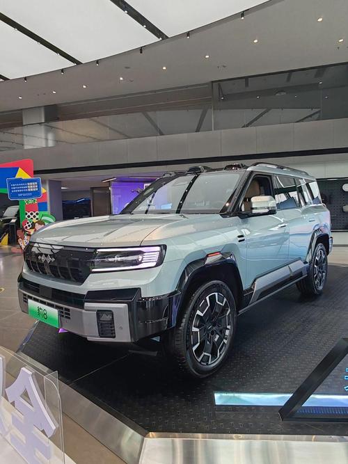惠州332比亚迪方程豹硬派越野的爆款，英菲尼迪35周年与你共成长